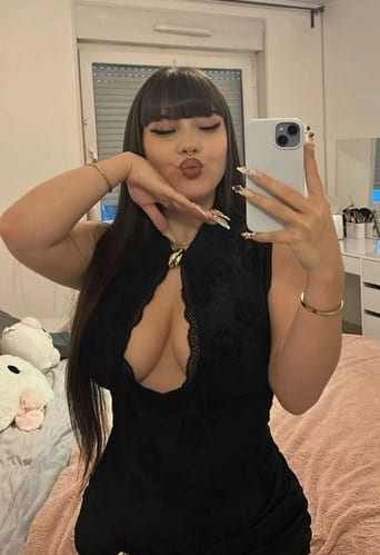 Emma OnlyFans unga 1